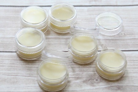 Lip balm recipe with beeswax – Settlers Arms