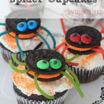 These Oreo-Stuffed Spider Cupcakes are so fun to make with your children are are sure to be a hit at your Halloween party or just as a treat for the kids!